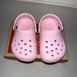 Size 2/3 Toddler crocs